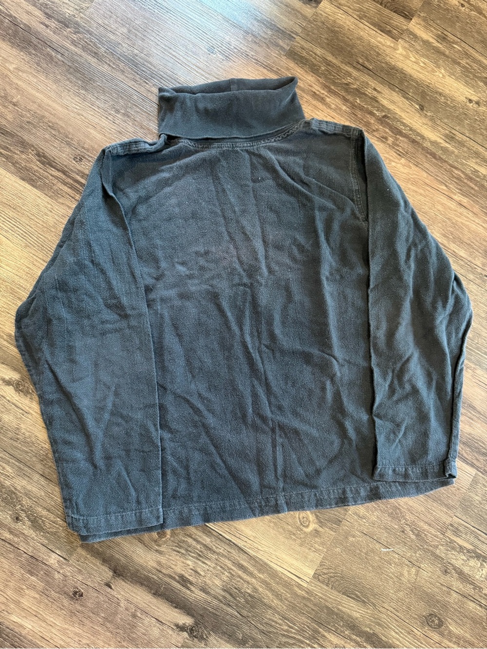 New Hero 100% Native American Cotton Faded Black Turtleneck USA Vintage Size L